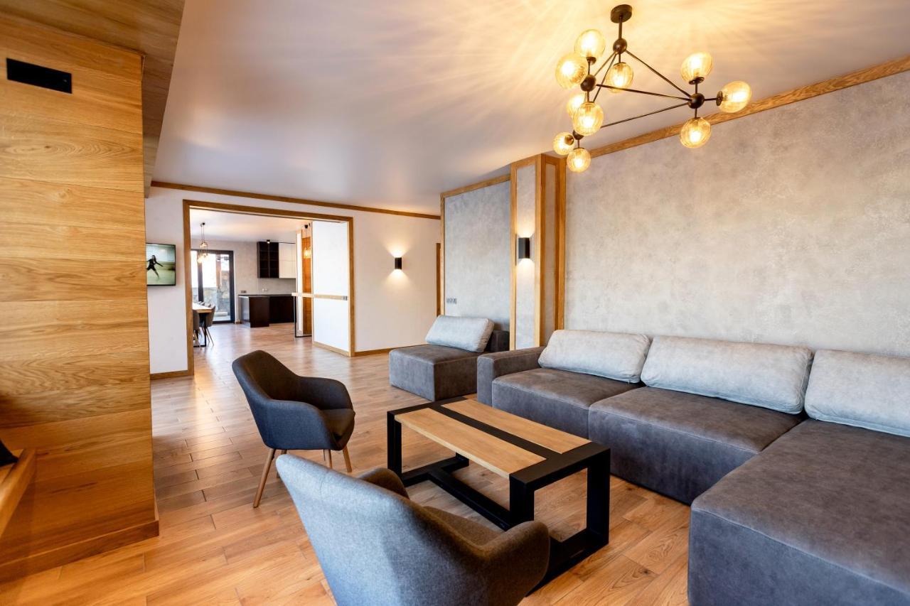 Tophill House Chalet